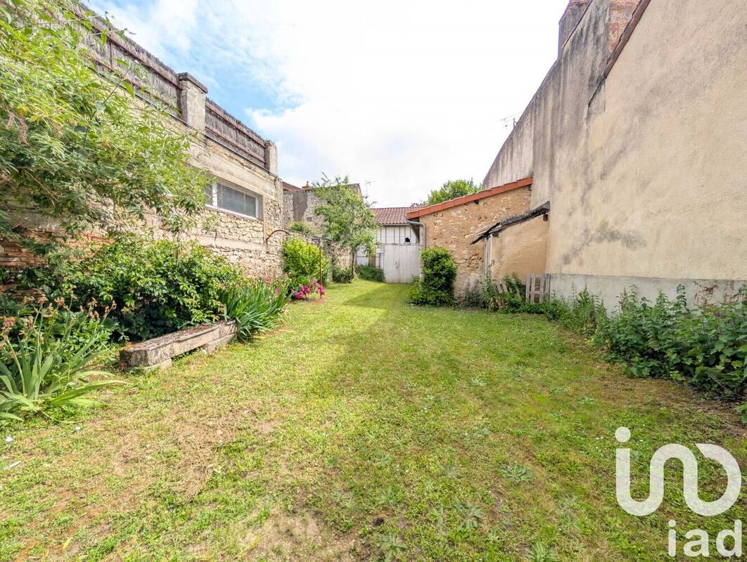 Photo 1 - Maison à MONTMORILLON