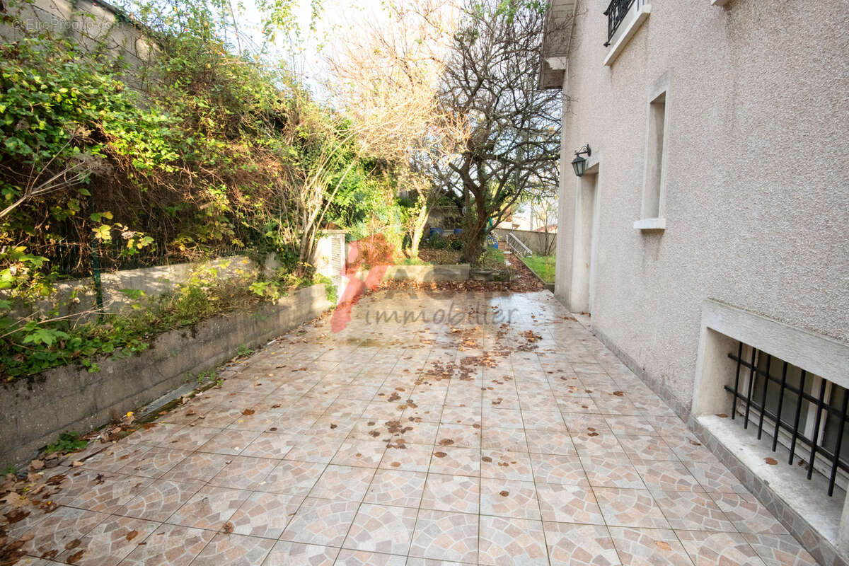 Maison à CORBEIL-ESSONNES