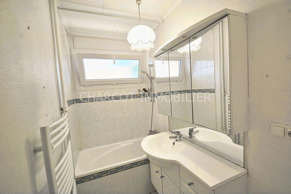 Appartement à SAINTE-FOY-LES-LYON