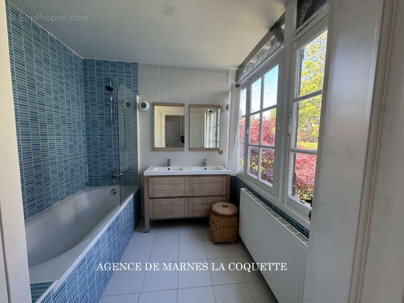 Maison à VILLE-D'AVRAY