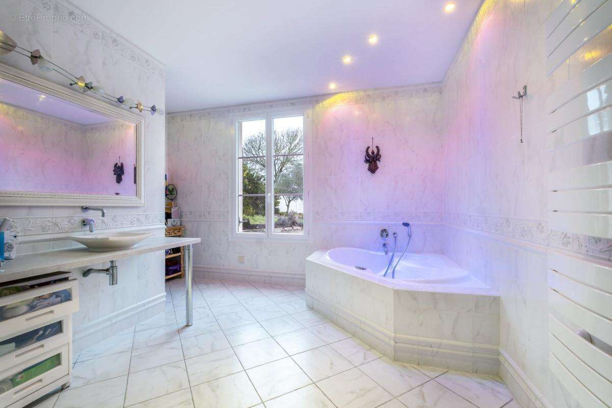 Maison à SAINT-DENIS-DU-PIN