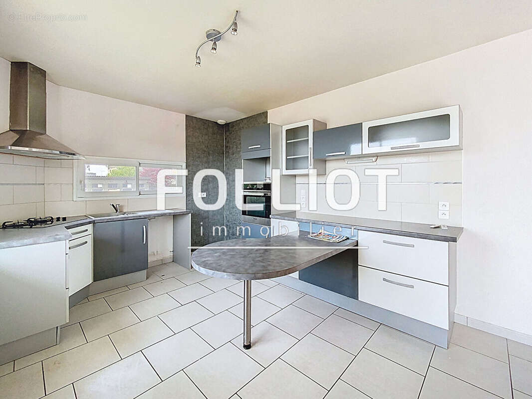 Maison à SAINT-GERMAIN-EN-COGLES