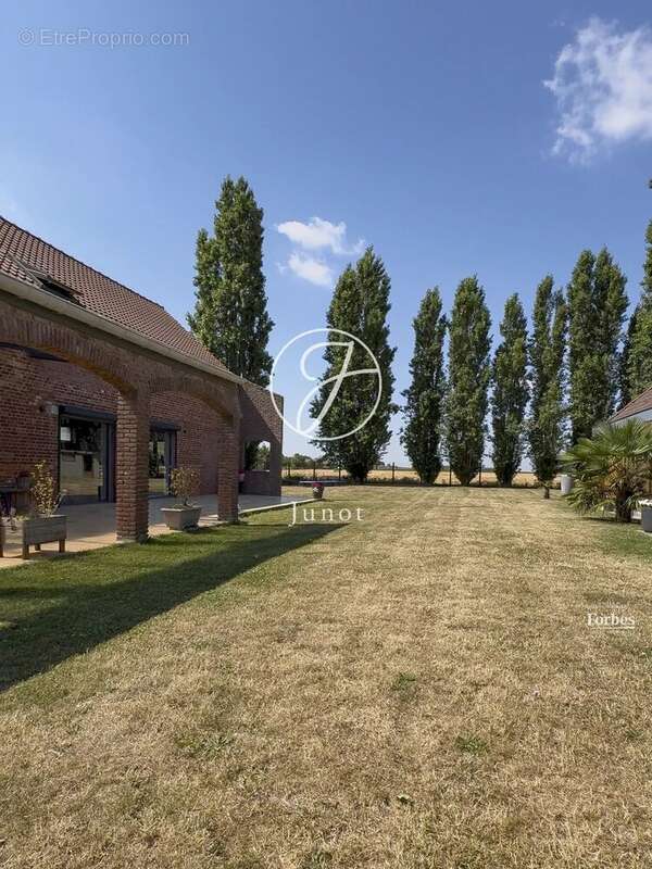 Sailly-lez-lannoy - Ferme rénovée à vendre - 10 pièces - 334m² et 180m² de dépendance - 7 chambres - Piscine - Garage - photo 21