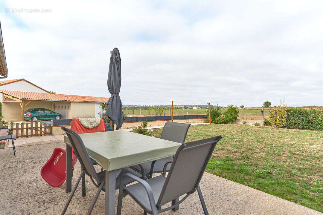 Maison à CHAUDRON-EN-MAUGES