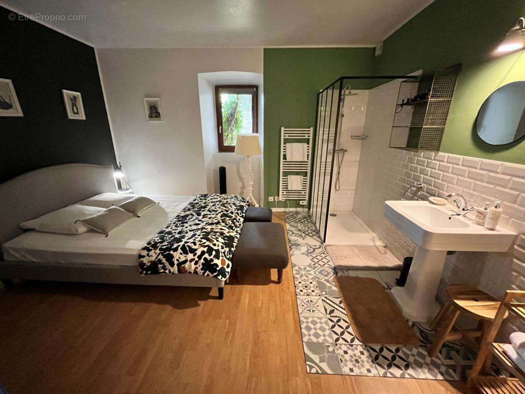 Maison à LES SALELLES