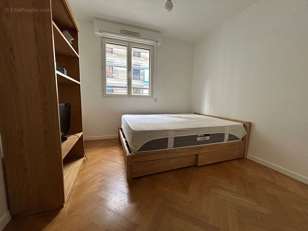 Appartement à PARIS-14E