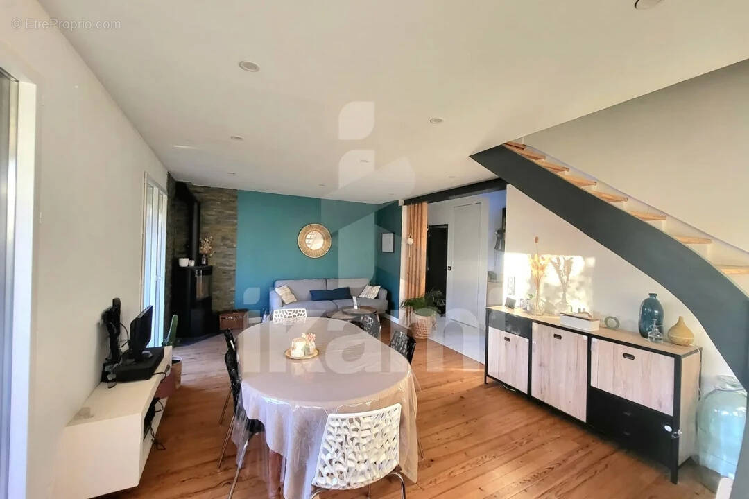 Maison à VILLENAVE-D&#039;ORNON