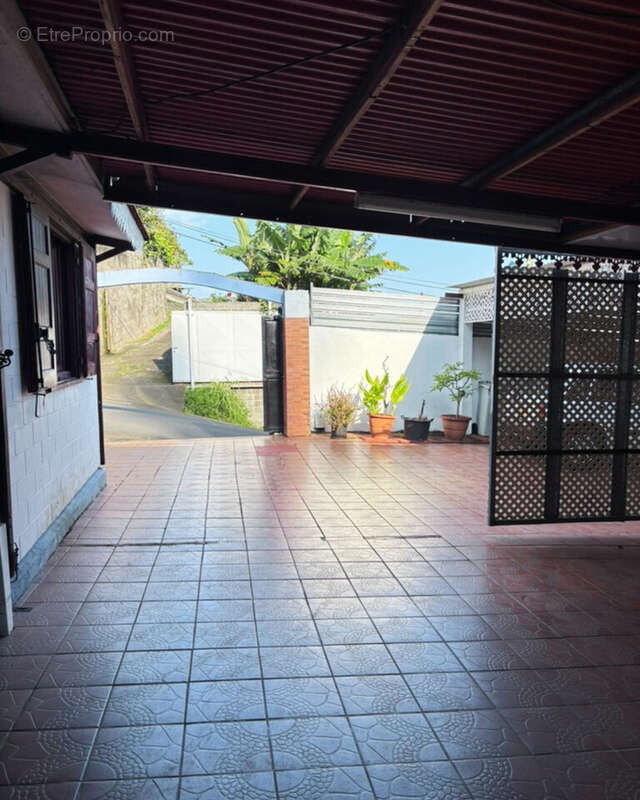 Maison Bourbon Bois à vendre à Sainte-Marie - L’Espérance Les Hauts - 525 m2 de terrain   Fort potentiel - photo 2