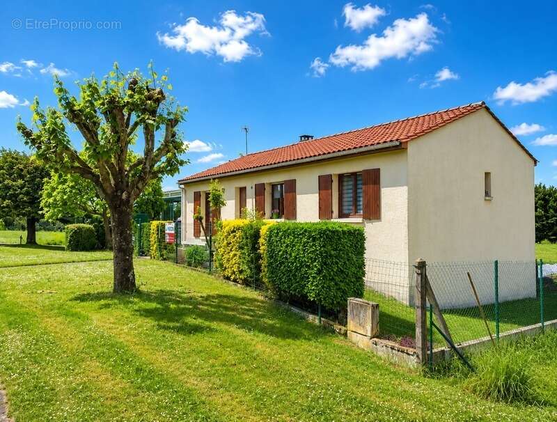 Maison à CHALAIS
