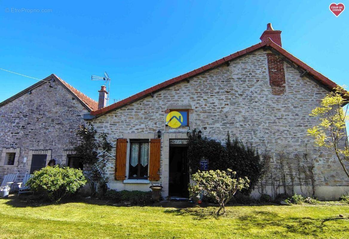 Maison à AUGY-SUR-AUBOIS