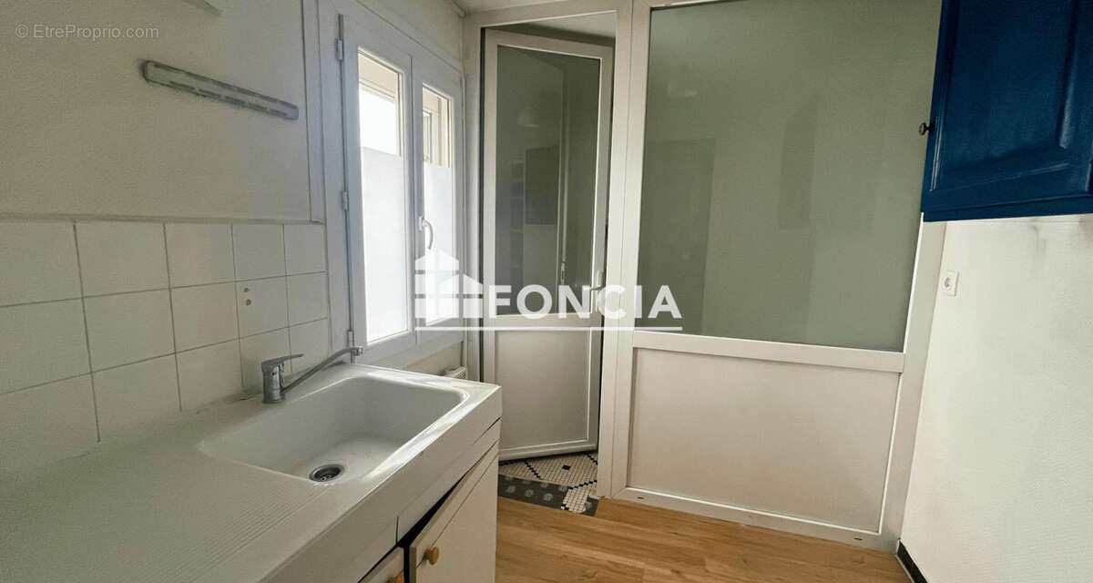 À vendre – T2 au dernier étage, Fondaudège/Place Tourny - photo 3