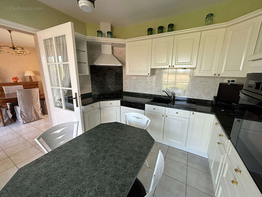 Maison à SAINT-CLEMENT-DES-LEVEES