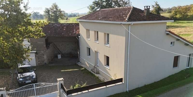 Maison à SAINT-MONT