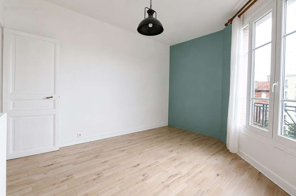 Appartement à LA GARENNE-COLOMBES