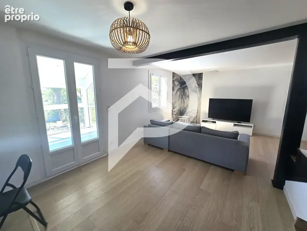Maison 5 pièces de 130 m²  sur un terrain de 1310 m² - photo 4