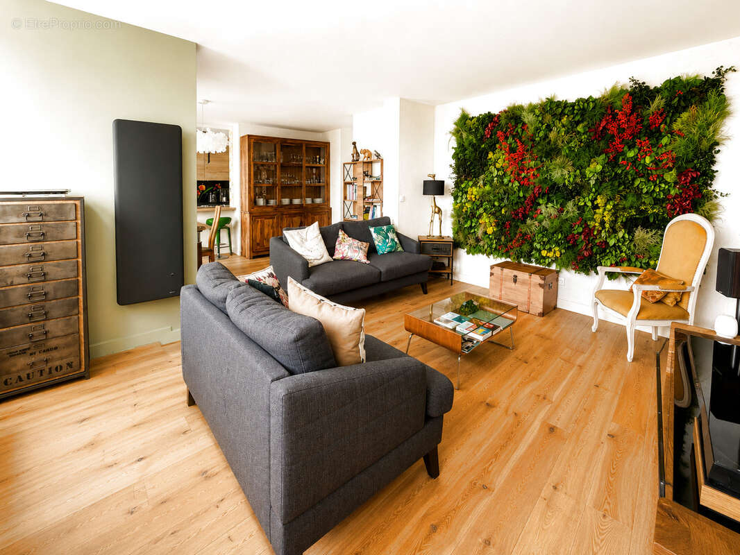 Appartement à COURBEVOIE