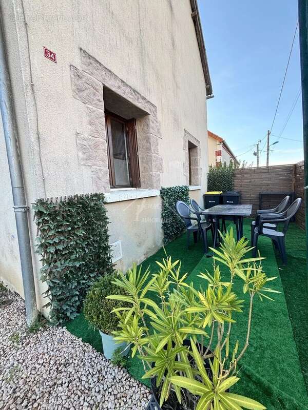 Maison à LOUROUX-DE-BOUBLE