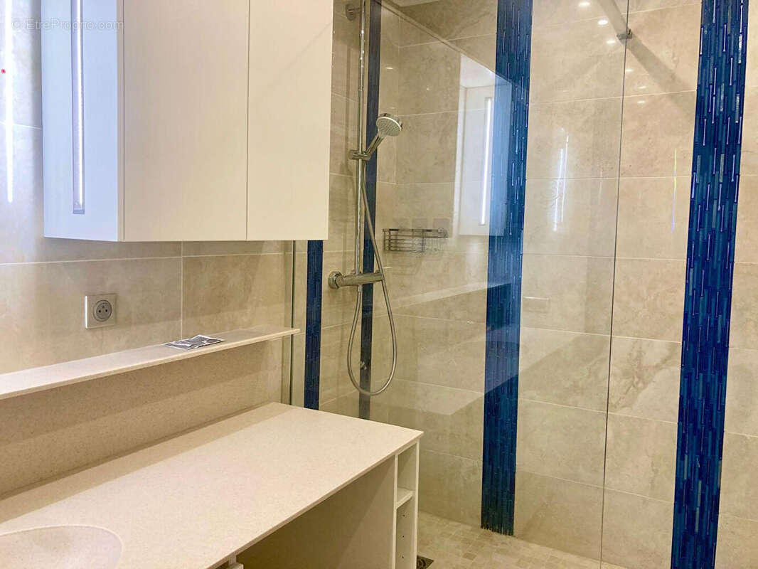 Appartement à MANDELIEU-LA-NAPOULE