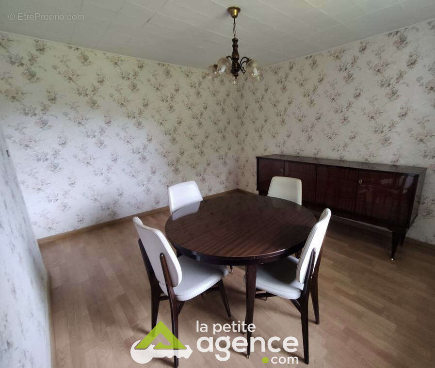 Maison à NEUVY-DEUX-CLOCHERS