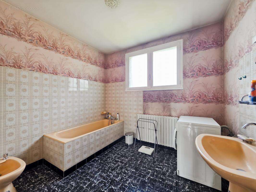 Maison 170 m² à Colayrac-Saint-Cirq  - photo 5