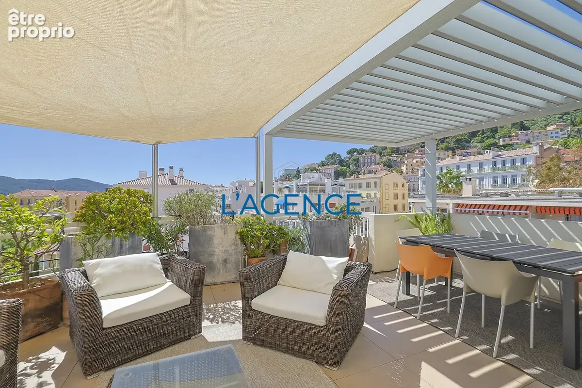 Appartement T4 de 134 m2 avec terrasse de 53m2 en dernier étage avec ascenseur au centre ville de Hyères - photo 16