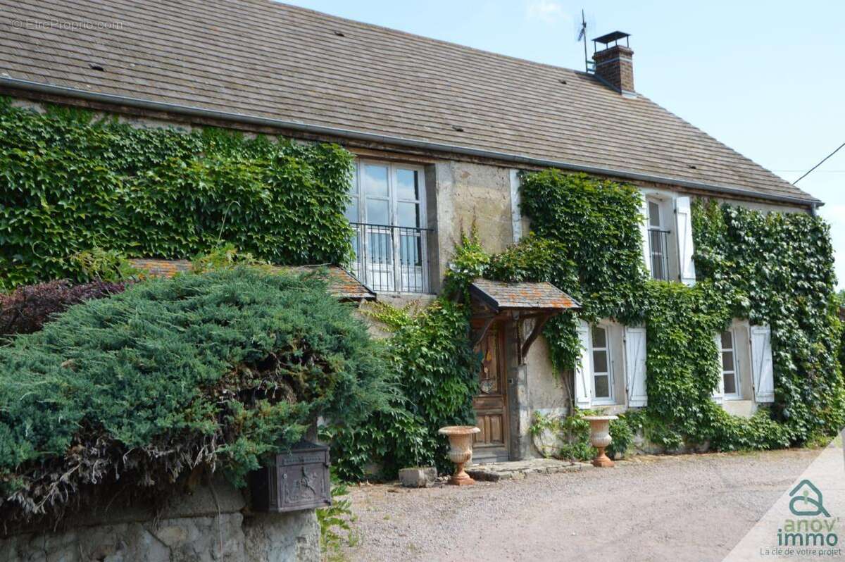 Maison à CHARBONNAT