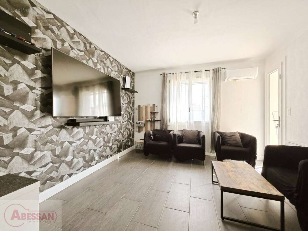 Maison à SAINT-HILAIRE-DE-BRETHMAS