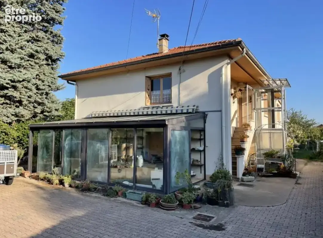 Maison 5 pièces 130 m² à vendre à Villefranche-Sur-Saone (69400) - photo 2