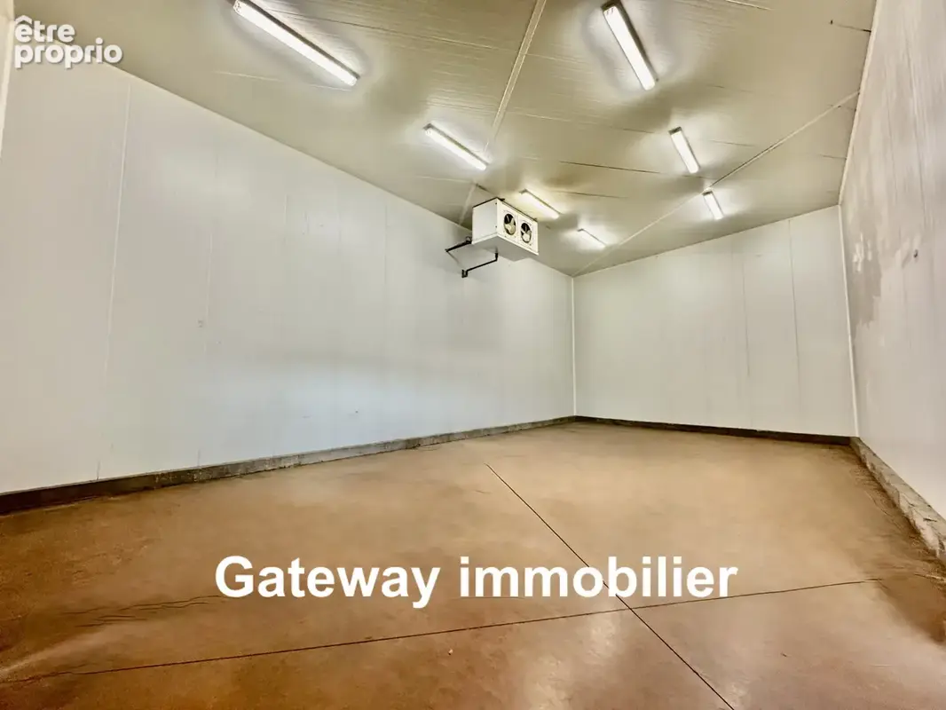 A vendre entrepôt de 950m2 à clermont-ferrand le brezet - photo 9