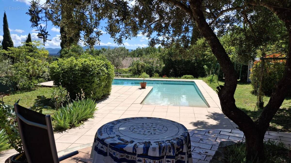Maison à SEILLONS-SOURCE-D'ARGENS