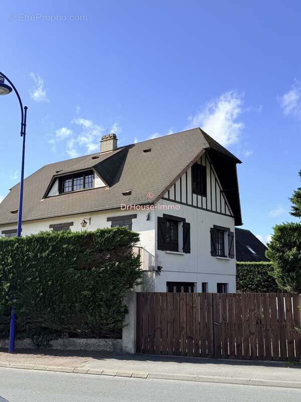 Maison 153 m² à Colleville-Montgomery  - photo 2