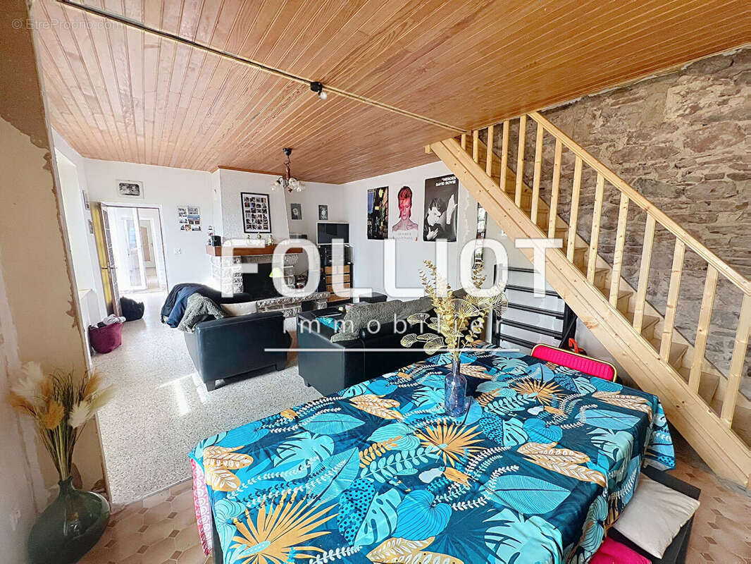 Maison à CERISY-LA-SALLE