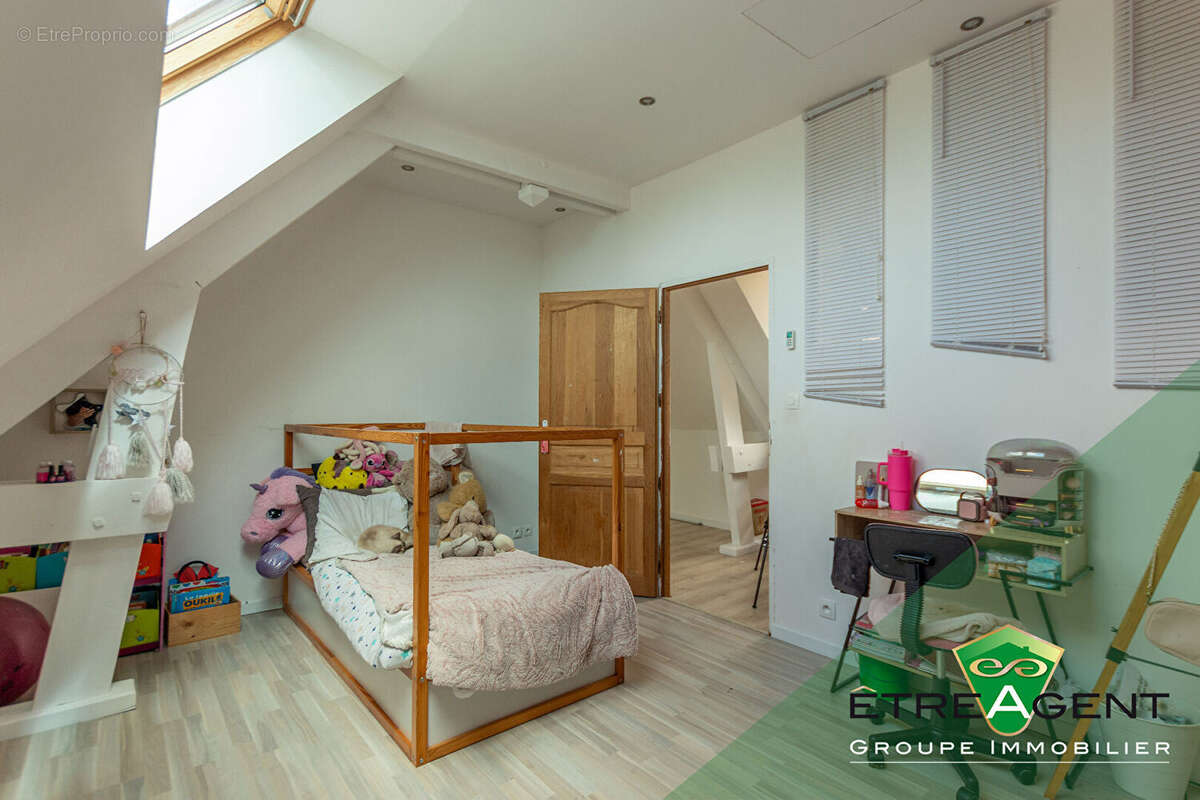 Maison LE FIDELAIRE - 200 m² - 4 chambres - photo 13