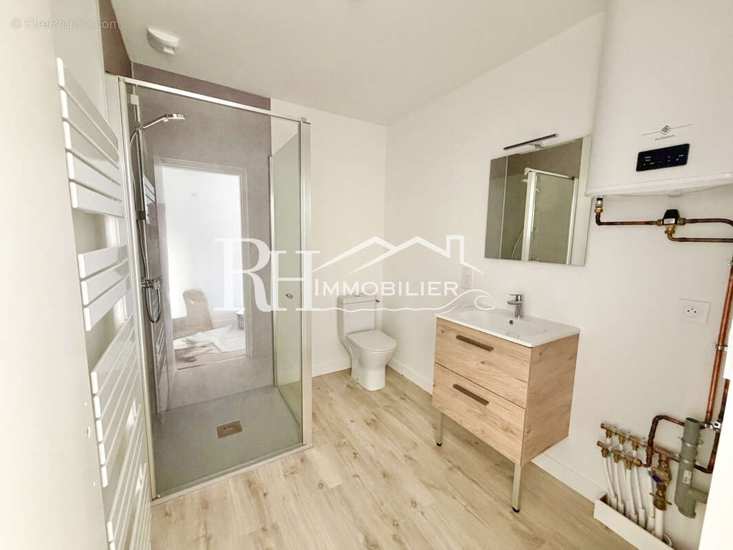 Appartement rénové plein centre bourg - photo 5