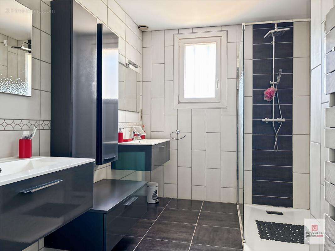 Maison Courtillers 8 pièce(s) 205 m2 - photo 15