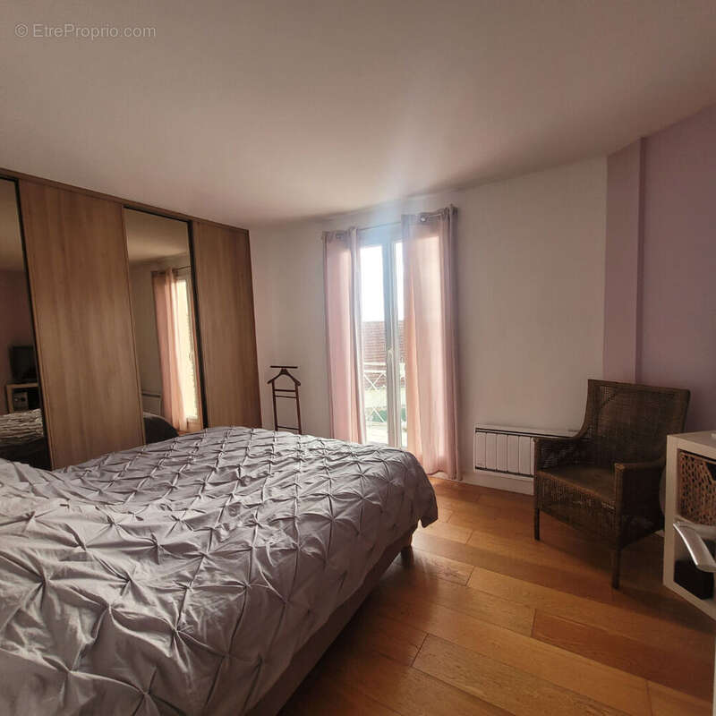 Appartement à CHILLY-MAZARIN