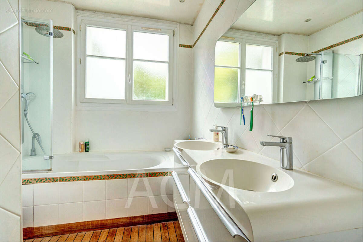 Appartement à MAISONS-LAFFITTE