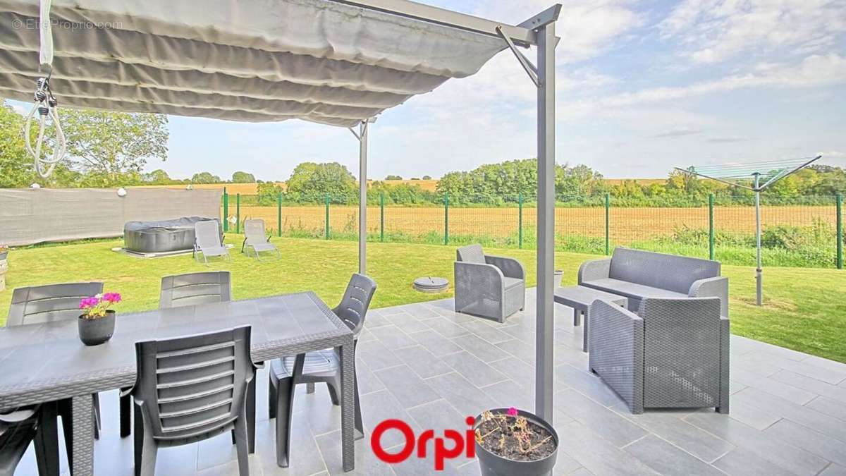 Maison à GRANDVILLERS-AUX-BOIS