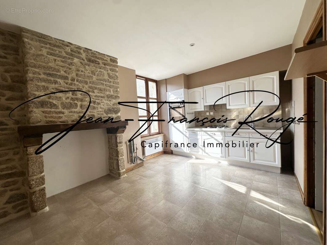 Face à l'église Saint-Pierre, appartement T3 de 72 m², dans une petite copropriété !!! - photo 5