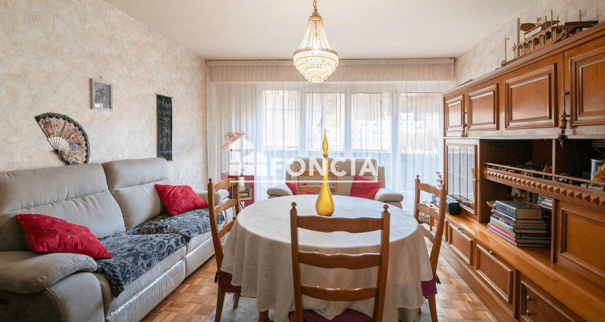 Appartement à FLEURY-LES-AUBRAIS