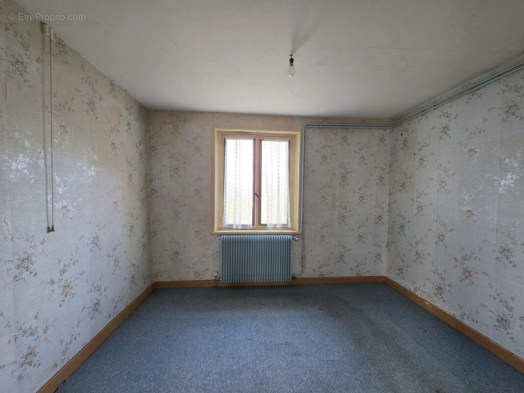 Maison à ECHASSIERES