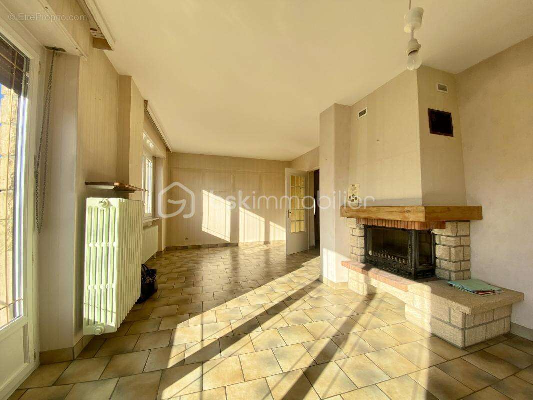 Maison à ARS-SUR-MOSELLE