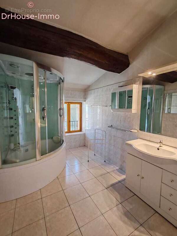 Maison à BESSE-SUR-ISSOLE