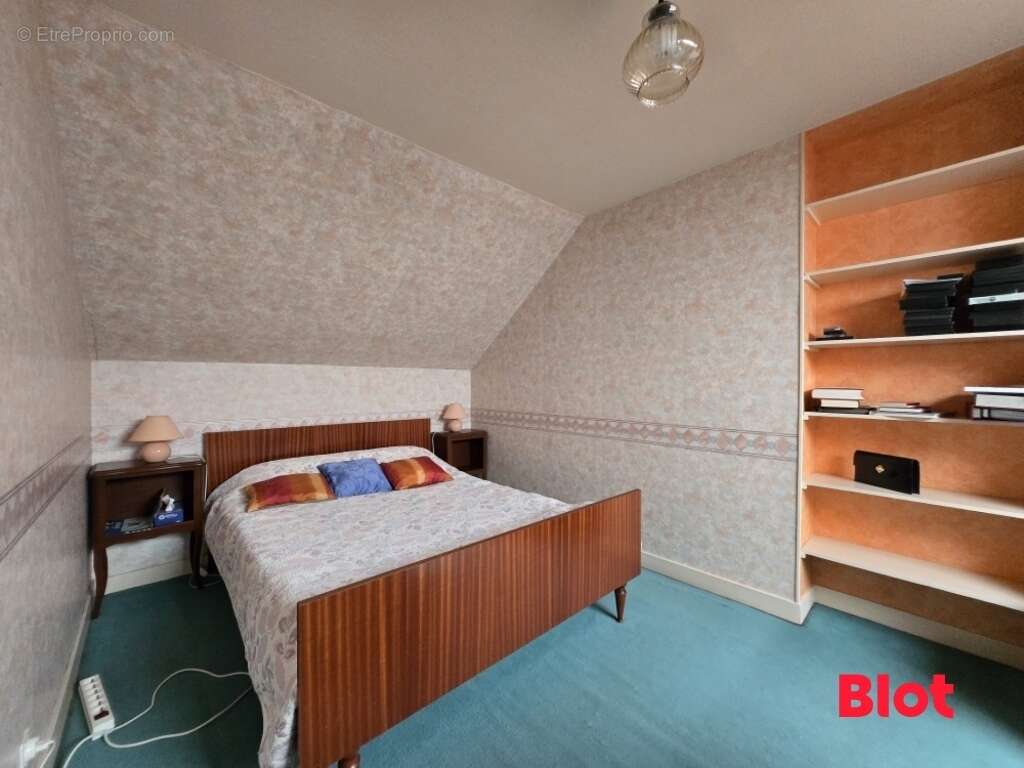 Maison 91 m² à Fougeres  - photo 8