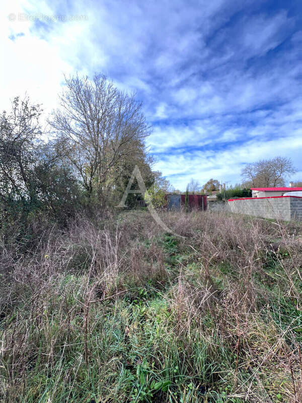 Maison à BEAULIEU-SOUS-LA-ROCHE