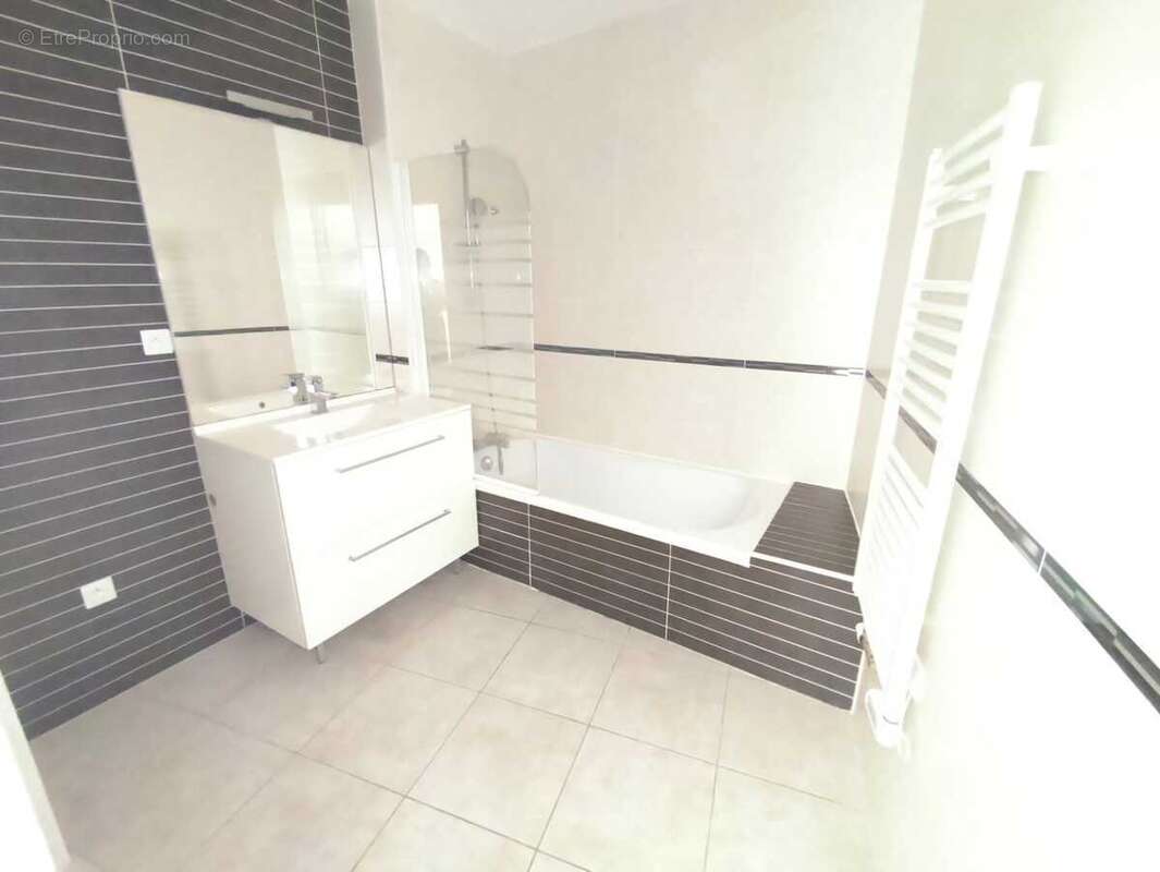 Appartement 60 m² à Saint-Jean-De-Luz  - photo 8