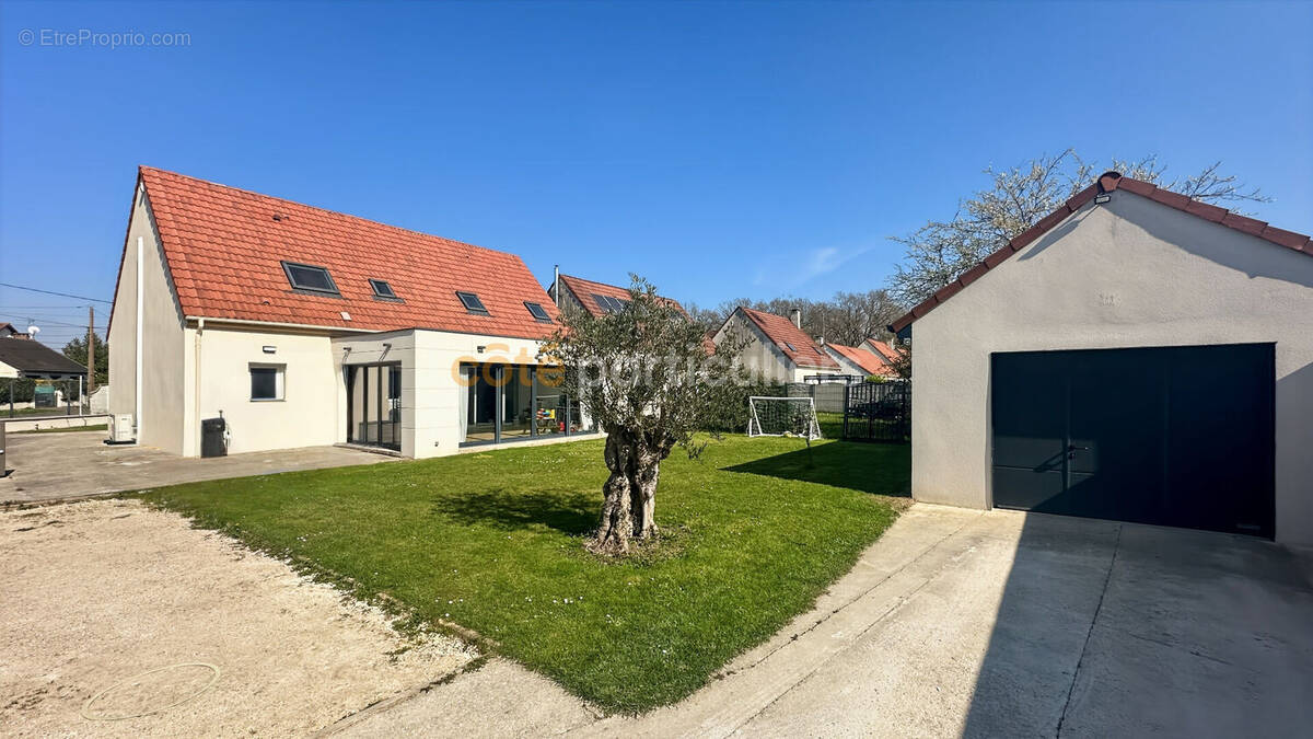 Maison à GRETZ-ARMAINVILLIERS