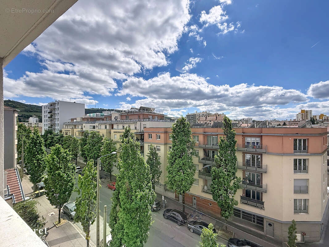 Appartement à SAINT-ETIENNE