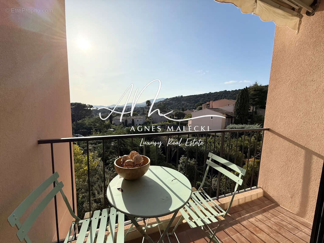 Appartement à LA CROIX-VALMER