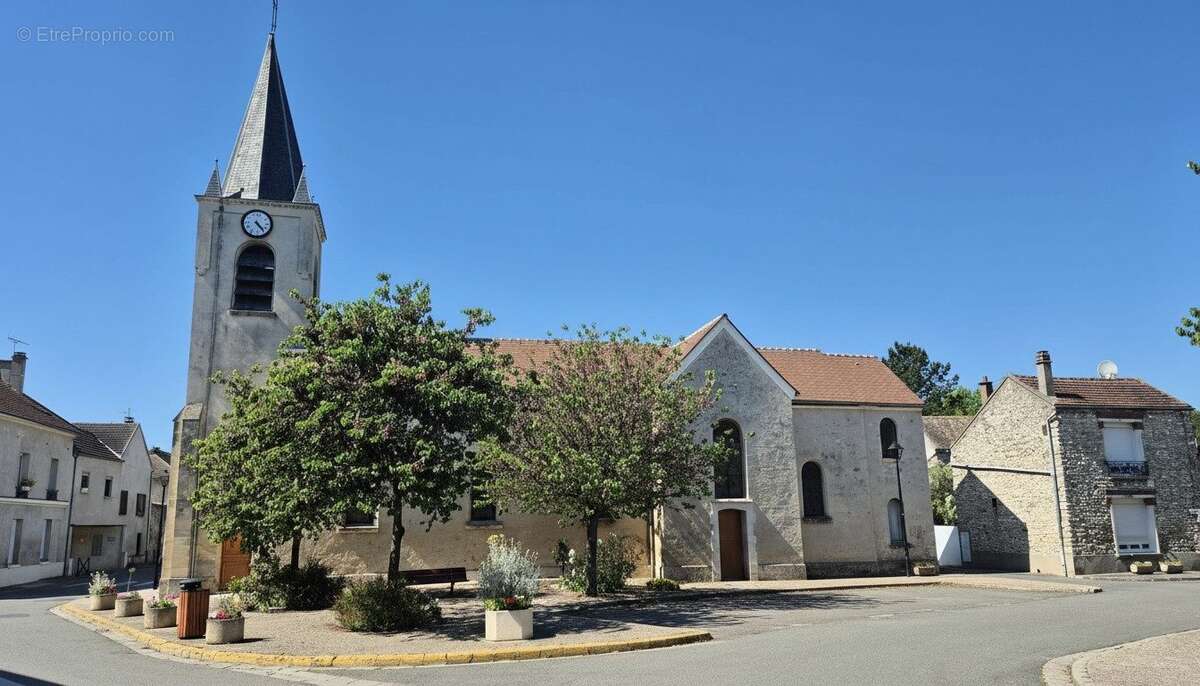Maison à AULNAY-SUR-MAULDRE